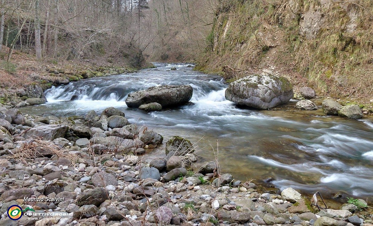 95 Torrente Val Mora, l'acqua viene....JPG